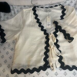 Francesca's Cream and Black Scalloped Blouse